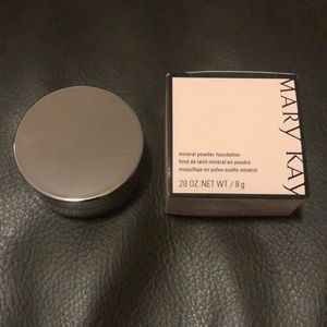 Mary Kay Mineral Powder Foundation - Bronze 3